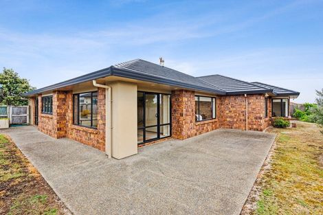 Photo of property in 26 Quadrant Heights, Paraparaumu, 5032