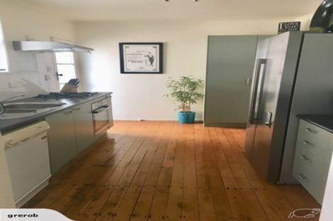 Photo of property in 1/156 Nile Road, Milford, Auckland, 0620