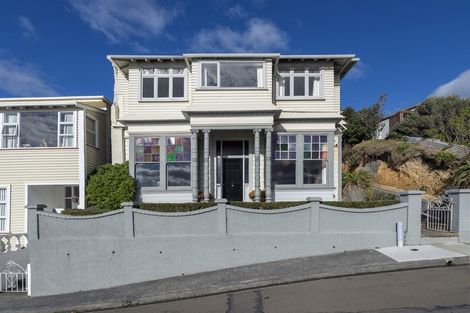 Photo of property in 18 Mcfarlane Street, Mount Victoria, Wellington, 6011
