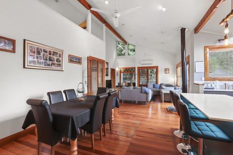 Photo of property in 47 Rimu Road, Oratia, Auckland, 0604