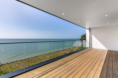 Photo of property in 8a Crispe Road, Clarks Beach, 2122