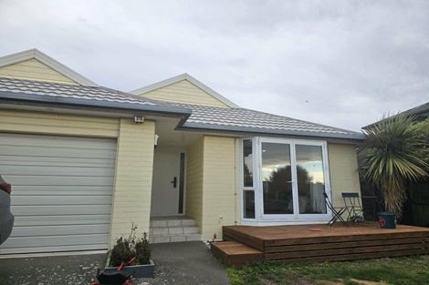 Photo of property in 1/7 Orlando Crescent, Waimairi Beach, Christchurch, 8083
