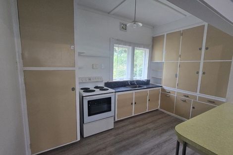 Photo of property in 2 Cambridge Street, Gonville, Whanganui, 4501