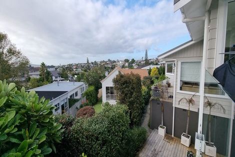 Photo of property in 2/17 Bevyn Street, Castor Bay, Auckland, 0620