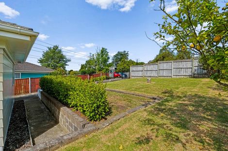 Photo of property in 16 Arlette Place, Massey, Auckland, 0614