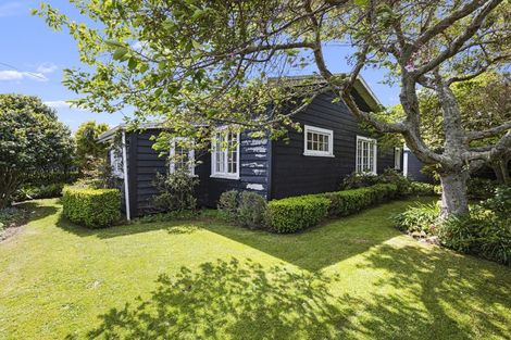 Photo of property in 2 Hoyle Place, New Plymouth, 4310