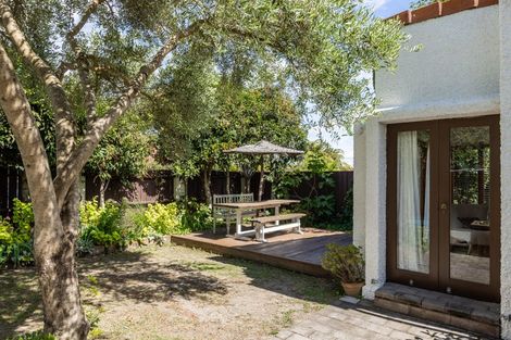 Photo of property in 1/509 Fitzroy Avenue, Hastings, 4122