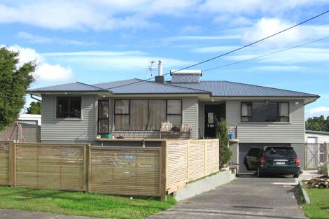 Photo of property in 18 Murray Road, Te Atatu Peninsula, Auckland, 0610