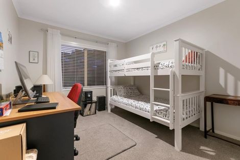 Photo of property in 4 Bateleur Close, Welcome Bay, Tauranga, 3112