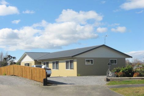 Photo of property in 8 Hinenamu Grove, Turangi, 3334