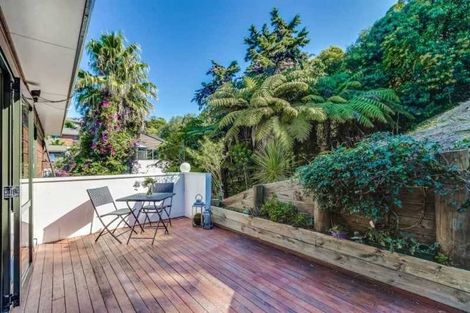 Photo of property in 4/177 Carlisle Road, Northcross, Auckland, 0632