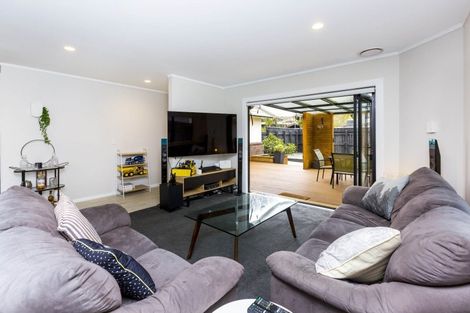 Photo of property in 5 Gloucester Street, Silverstream, Upper Hutt, 5019