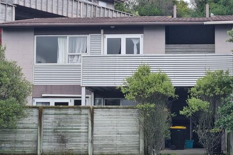 Photo of property in 2/126 Redwood Avenue, Tawa, Wellington, 5028