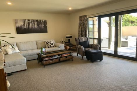 Photo of property in 60 Shelter Grove, Frankleigh Park, New Plymouth, 4310