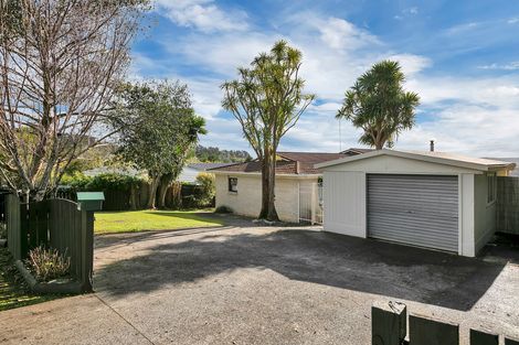 Photo of property in 1069 Scenic Drive North, Swanson, Auckland, 0816