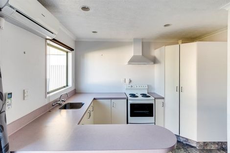 Photo of property in 2/13 Ted Harpur Place, Onekawa, Napier, 4110