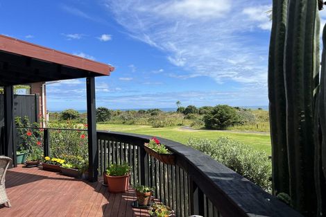 Photo of property in 6 Battiscombe Terrace, Waitara, 4320