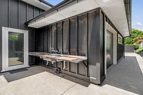 Photo of property in 32 Wallis Street, Raglan, 3225