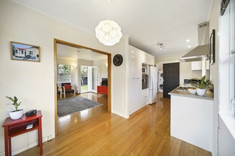 Photo of property in 2/3 Opal Avenue, Pakuranga, Auckland, 2010