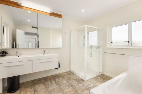 Photo of property in 8 Lemnos Avenue, Karori, Wellington, 6012