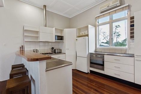 Photo of property in 14 Wallace Road, Mangere Bridge, Auckland, 2022