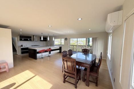 Photo of property in 76 Laurel Oak Drive, Schnapper Rock, Auckland, 0632