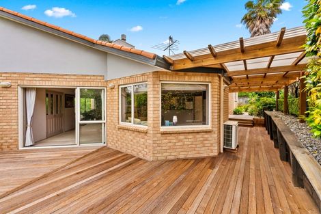 Photo of property in 12 Stonedge Lane, Rosedale, Auckland, 0632