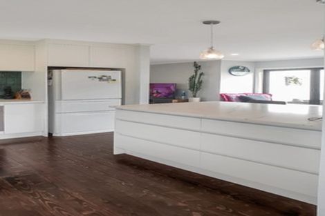 Photo of property in 84 Glengarry Road, Glen Eden, Auckland, 0602