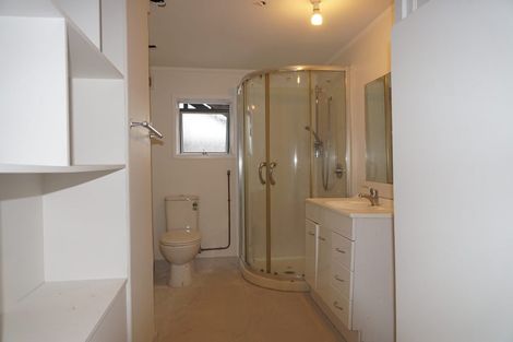 Photo of property in 1/609 Glenfield Road, Totara Vale, Auckland, 0629