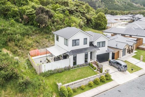 Photo of property in 125 Riverstone Drive, Riverstone Terraces, Upper Hutt, 5018