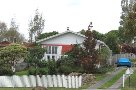 Photo of property in 25 Hassan Drive, Massey, Auckland, 0614