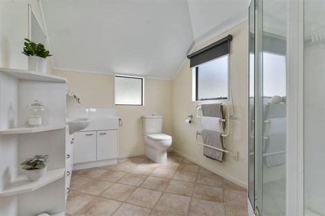 Photo of property in 77 Cook Street, Howick, Auckland, 2014