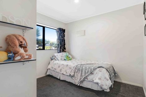 Photo of property in 2/19 Sailfish Drive, West Harbour, Auckland, 0618