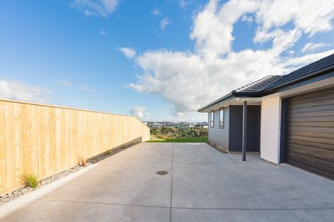 Photo of property in 57 Atlantic Drive, Fitzherbert, Palmerston North, 4410
