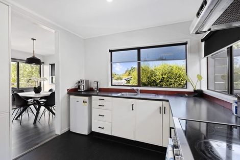 Photo of property in 20 Sandiacre Way, Browns Bay, Auckland, 0630