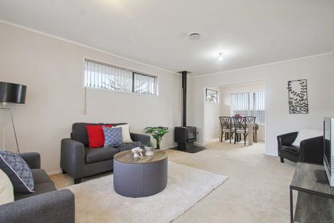 Photo of property in 1/78 Bentley Avenue, Glenfield, Auckland, 0629