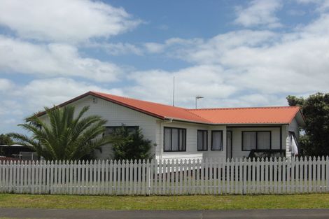 Photo of property in 40 Wai Iti Place, Clendon Park, Auckland, 2103