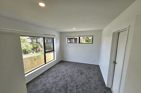 Photo of property in 4f Hepburn Road, Glendene, Auckland, 0602