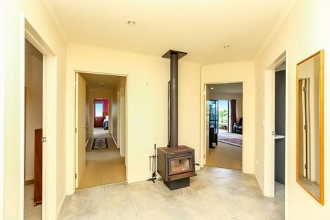 Photo of property in 10 Horizon Heights, Whalers Gate, New Plymouth, 4310