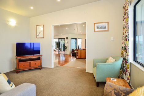 Photo of property in 225 Mahia East Coast Road, Mahia, 4198