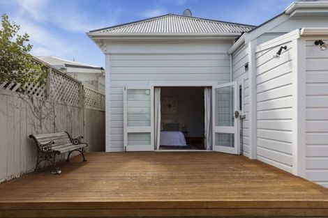 Photo of property in 24 Elizabeth Street, Petone, Lower Hutt, 5012