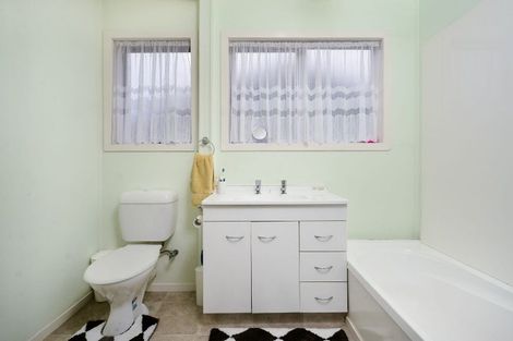 Photo of property in 2/49 Zita Maria Drive, Massey, Auckland, 0614