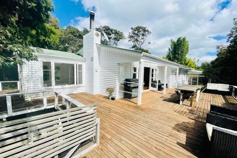 Photo of property in 163 Scenic Drive, Titirangi, Auckland, 0604