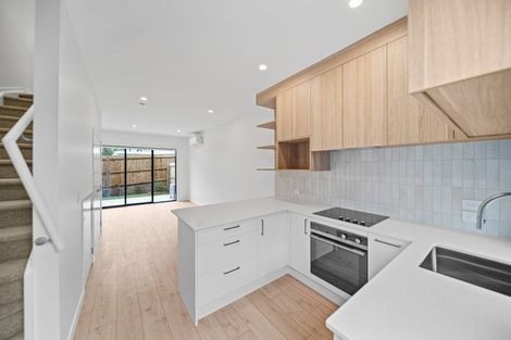 Photo of property in 7/97 Atkinson Road, Titirangi, Auckland, 0604