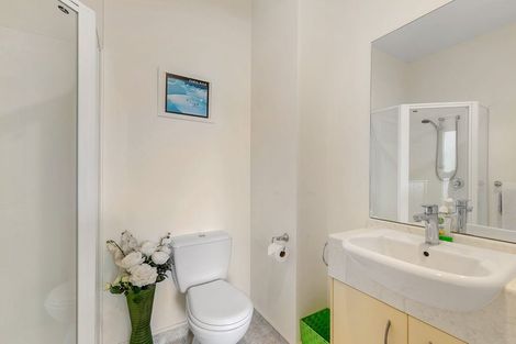 Photo of property in Stadium Garden Flats, 402/107 Thorndon Quay, Pipitea, Wellington, 6011