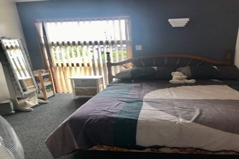 Photo of property in 2/131 Union Road, Howick, Auckland, 2014