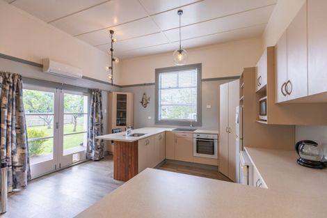 Photo of property in 24 Dundas Street, Porangahau, 4293