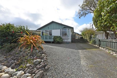 Photo of property in 5 Parera Grove, Heretaunga, Upper Hutt, 5018
