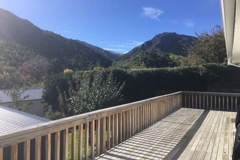 Photo of property in 32 Wiltshire Street, Arrowtown, 9302