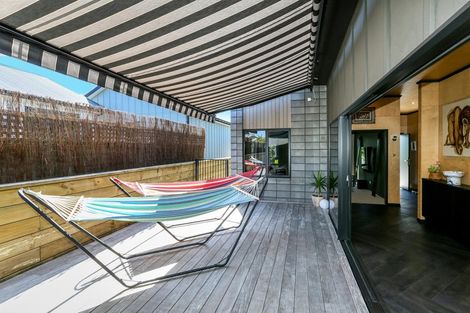 Photo of property in 22 Record Street, Fitzroy, New Plymouth, 4312